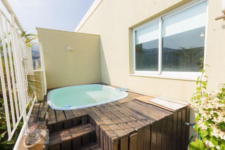 Apartamento à venda com 120m², 3 quartos e 2 vagasPiscina