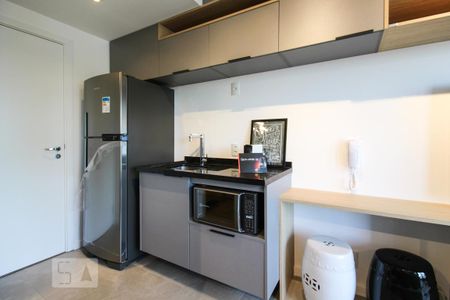 Cozinha de kitnet/studio para alugar com 1 quarto, 26m² em Indianópolis, São Paulo