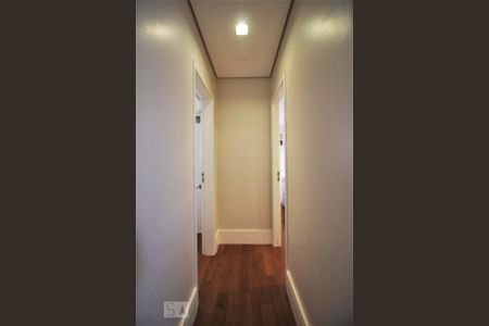 Corredor de apartamento para alugar com 2 quartos, 86m² em Lar São Paulo, São Paulo