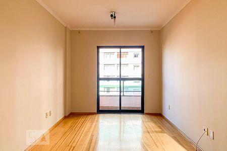 Sala de apartamento para alugar com 1 quarto, 55m² em Centro, Campinas