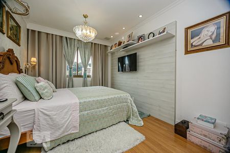 Apartamento à venda com 300m², 4 quartos e 3 vagas Apartamento à venda com 300m², 4 quartos e 3 vagasQuarto 2 - Suíte