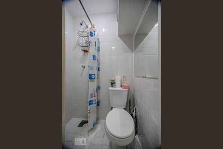 Apartamento à venda com 300m², 4 quartos e 3 vagas Apartamento à venda com 300m², 4 quartos e 3 vagasBanheiro de Serviço