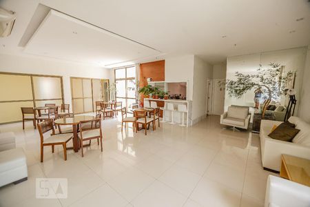 Apartamento à venda com 300m², 4 quartos e 3 vagas Apartamento à venda com 300m², 4 quartos e 3 vagasÁrea Comum - Playground