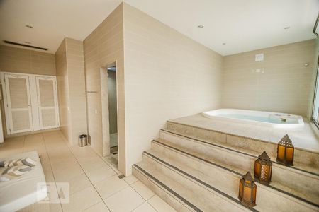 Apartamento à venda com 300m², 4 quartos e 3 vagas Apartamento à venda com 300m², 4 quartos e 3 vagasSauna