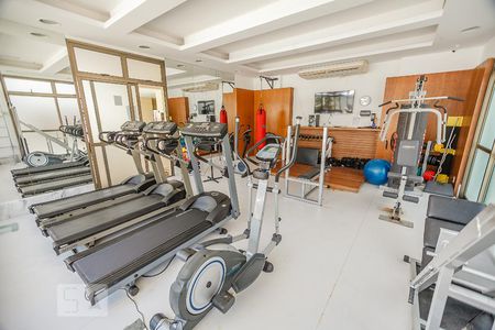 Apartamento à venda com 300m², 4 quartos e 3 vagas Apartamento à venda com 300m², 4 quartos e 3 vagasÁrea comum - Academia