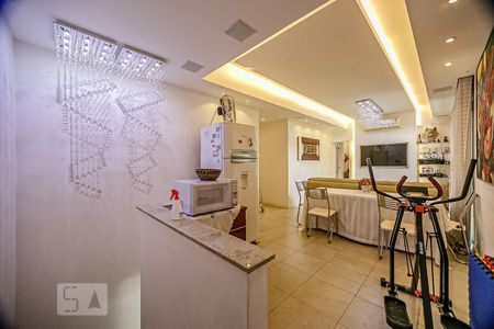 Apartamento à venda com 300m², 4 quartos e 3 vagas Apartamento à venda com 300m², 4 quartos e 3 vagasSala