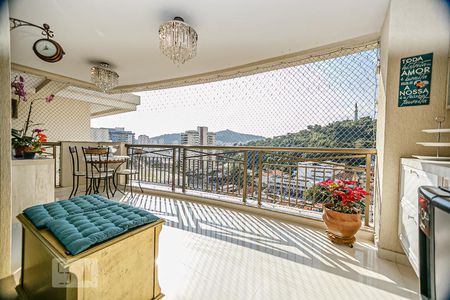 Varanda de apartamento à venda com 4 quartos, 300m² em Icaraí, Niterói