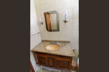 Casa para alugar com 120m², 2 quartos e 2 vagasDetalhe - Banheiro