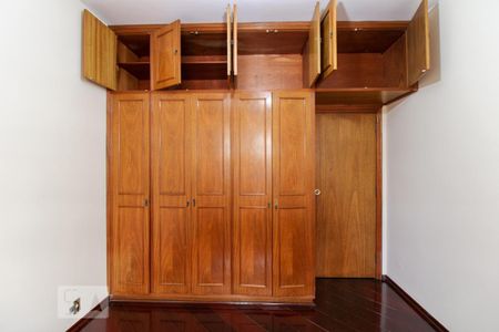 Casa para alugar com 120m², 2 quartos e 2 vagasQuarto 1 - Armários