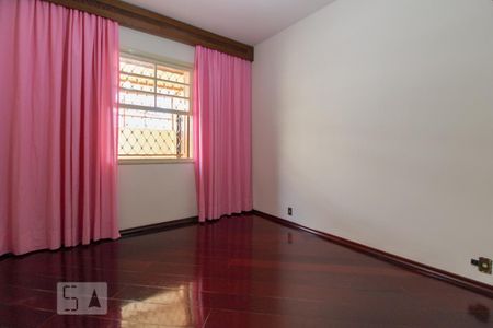 Casa para alugar com 120m², 2 quartos e 2 vagasQuarto 1