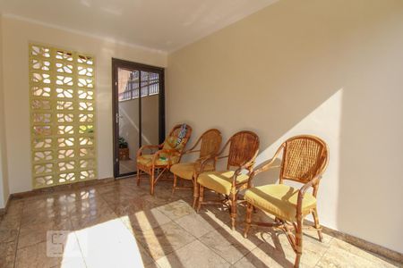 Casa para alugar com 120m², 2 quartos e 2 vagasHall de Entrada
