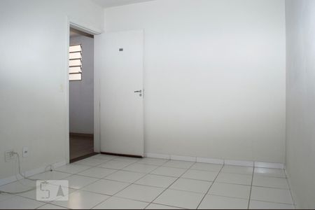 Sala de apartamento para alugar com 2 quartos, 50m² em Brasil, Uberlândia