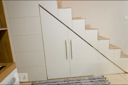 Casa à venda com 46m², 2 quartos e sem vaga Casa à venda com 46m², 2 quartos e sem vagaCozinha - Armários