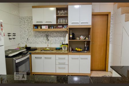 Casa à venda com 46m², 2 quartos e sem vaga Casa à venda com 46m², 2 quartos e sem vagaCozinha - Armários