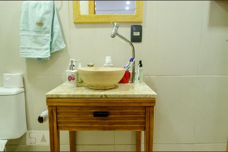 Casa à venda com 46m², 2 quartos e sem vaga Casa à venda com 46m², 2 quartos e sem vagaBanheiro