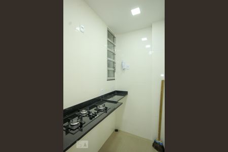 Cozinha de apartamento para alugar com 1 quarto, 28m² em Copacabana, Rio de Janeiro
