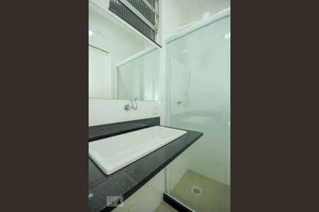 Banheiro de apartamento para alugar com 1 quarto, 28m² em Copacabana, Rio de Janeiro