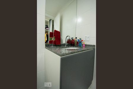 Apartamento à venda com 80m², 2 quartos e 1 vaga Apartamento à venda com 80m², 2 quartos e 1 vagaBanheiro da Suíte 1