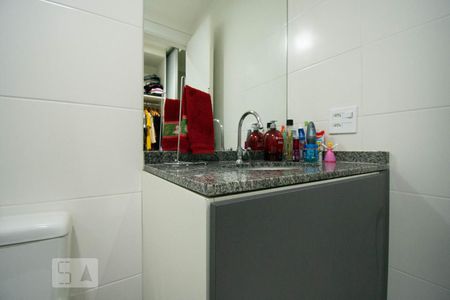 Apartamento à venda com 80m², 2 quartos e 1 vaga Apartamento à venda com 80m², 2 quartos e 1 vagaBanheiro da Suíte 1