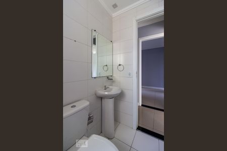 Banheiro Social de apartamento para alugar com 2 quartos, 52m² em Centro, Barueri