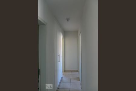 Corredor de apartamento à venda com 3 quartos, 70m² em Pompéia, Belo Horizonte