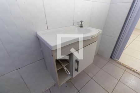 Banheiro de casa para alugar com 1 quarto, 65m² em Vila Ré, São Paulo