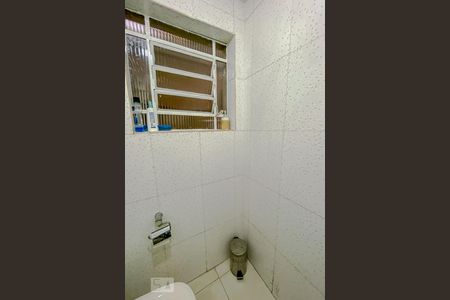 Casa à venda com 215m², 3 quartos e 3 vagasBanheiro Quarto 2
