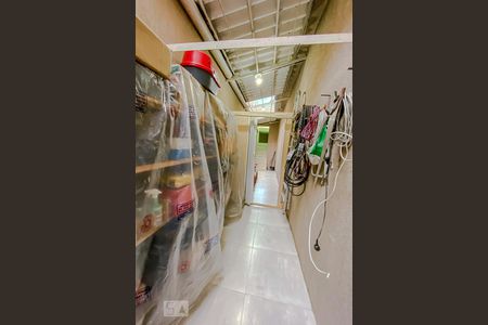 Casa à venda com 215m², 3 quartos e 3 vagasCorredor