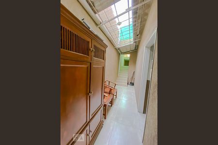 Casa à venda com 215m², 3 quartos e 3 vagasCorredor