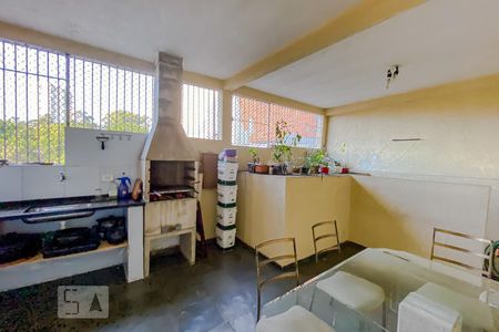 Casa à venda com 215m², 3 quartos e 3 vagasÁrea comum - Churrasqueira