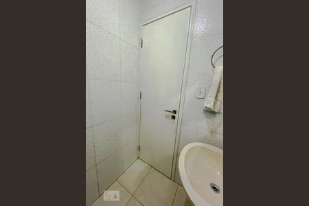 Casa à venda com 215m², 3 quartos e 3 vagasBanheiro Quarto 2