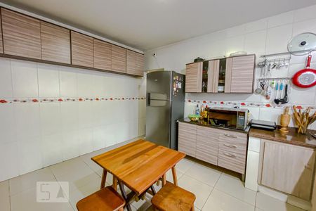 Casa à venda com 215m², 3 quartos e 3 vagasCozinha