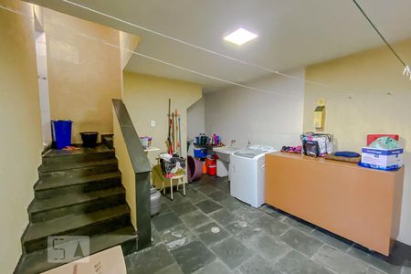 Casa à venda com 215m², 3 quartos e 3 vagasLavanderia