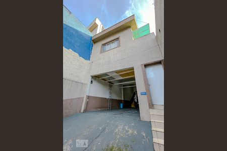 Casa à venda com 215m², 3 quartos e 3 vagasGaragem