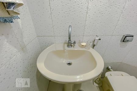 Casa à venda com 215m², 3 quartos e 3 vagasDetalhe Banheiro Quarto 2