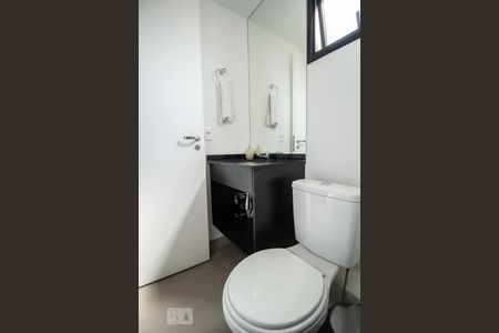 Banheiro de kitnet/studio para alugar com 1 quarto, 15m² em Bom Retiro, São Paulo