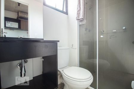 Banheiro de kitnet/studio para alugar com 1 quarto, 15m² em Bom Retiro, São Paulo