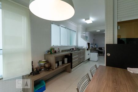 Apartamento à venda com 150m², 3 quartos e 2 vagasCozinha gourmet
