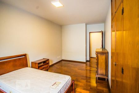Apartamento à venda com 280m², 5 quartos e 4 vagasSuíte 2