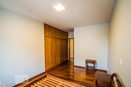 Apartamento à venda com 280m², 5 quartos e 4 vagasQuarto 1