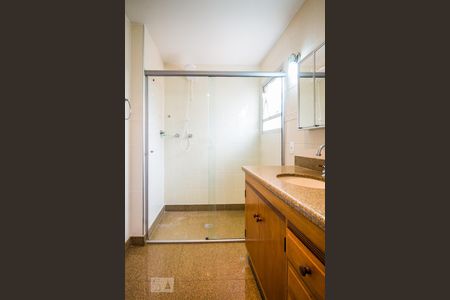 Apartamento à venda com 280m², 5 quartos e 4 vagasBanheiro da Suíte 1