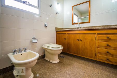 Apartamento à venda com 280m², 5 quartos e 4 vagasBanheiro