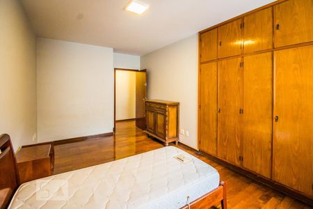Apartamento à venda com 280m², 5 quartos e 4 vagasSuíte 2