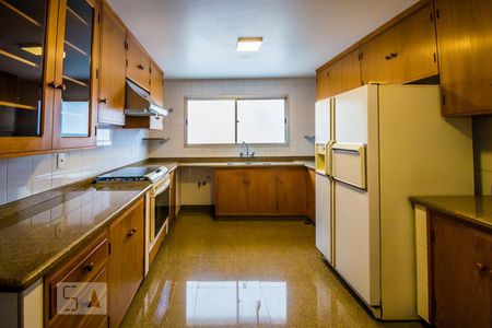 Apartamento à venda com 280m², 5 quartos e 4 vagasCozinha