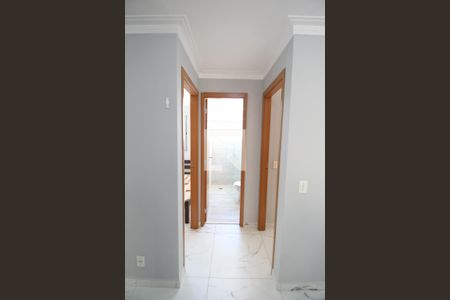 Corredor de apartamento para alugar com 2 quartos, 44m² em Parque das Cachoeiras, Campinas