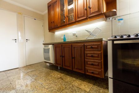 Cozinha de apartamento para alugar com 2 quartos, 74m² em Vila Olímpia, São Paulo