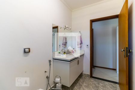 Casa à venda com 227m², 3 quartos e 4 vagas