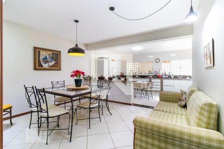 Casa à venda com 227m², 3 quartos e 4 vagas