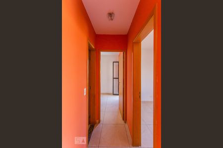 Corredor de apartamento à venda com 2 quartos, 56m² em Vila Santo Estefano, São Paulo