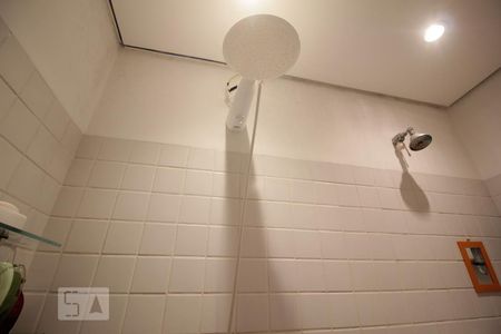 Casa à venda com 120m², 3 quartos e 4 vagasChuveiro